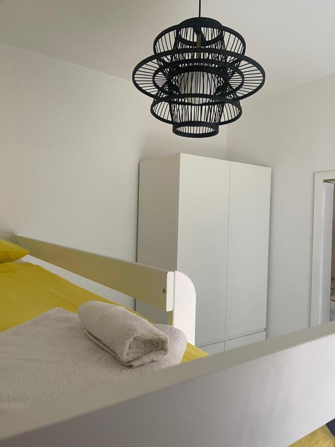 Apartments Lovro Ловран Екстериор снимка