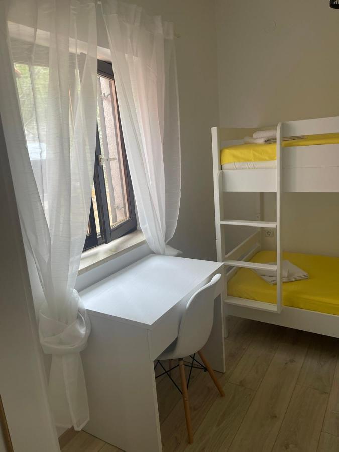 Apartments Lovro Ловран Екстериор снимка